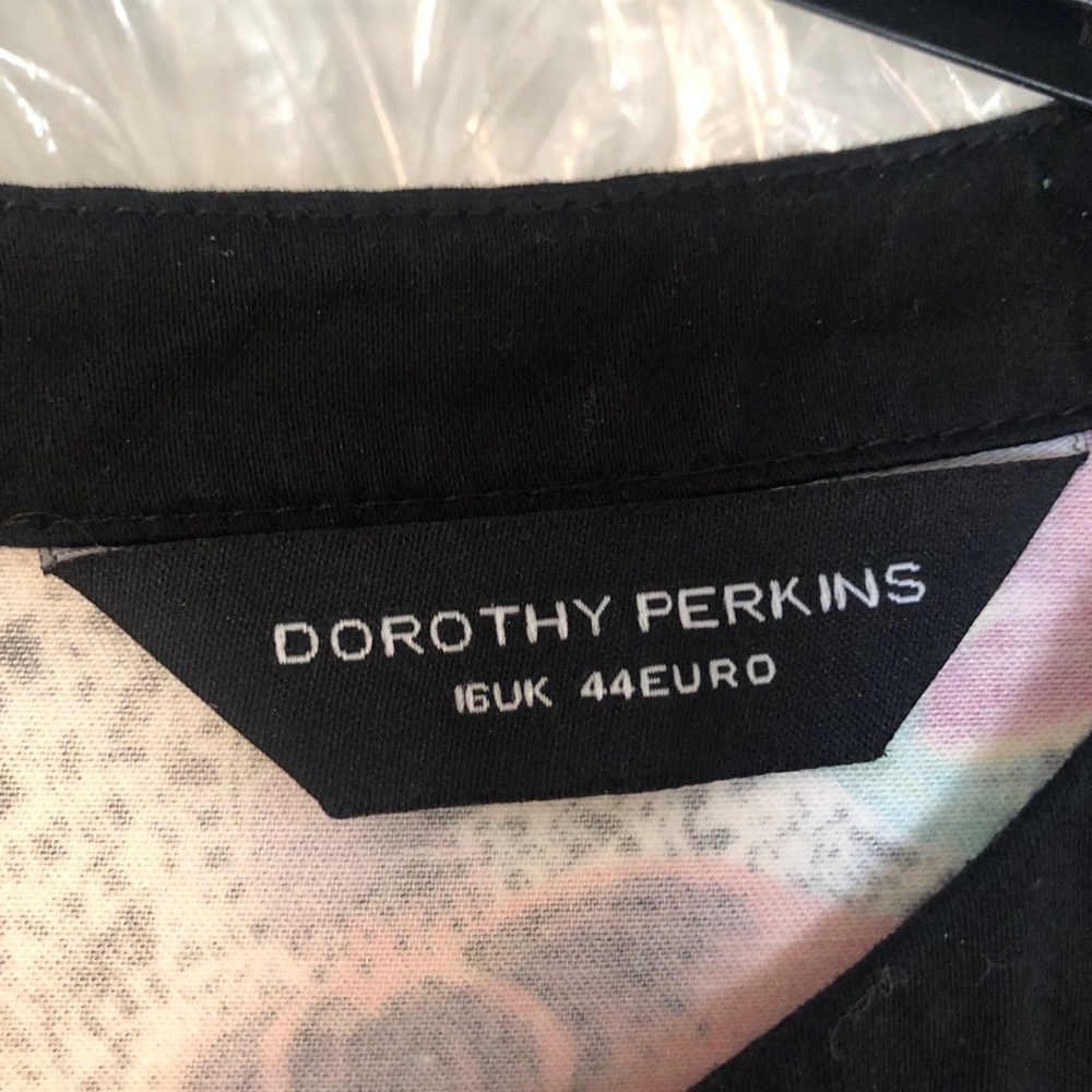 Dorothy Perkins floral dress - Picture 2 of 4